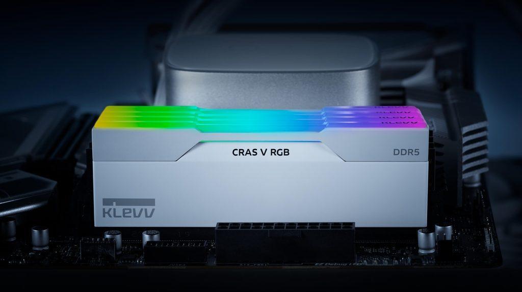 KLEVV เปิดตัวแรม DDR5 สองซีรีส์ใหม่ CRAS V - URBANE V RGB ลุยตลาดฮาร์ดแวร์ไฮเอนด์ ตอบโจทย์สายประกอบพีซี และเกมเมอร์ 2 1.Pic Klevv Scenario Cuts Memory CRAS V RGB W 03